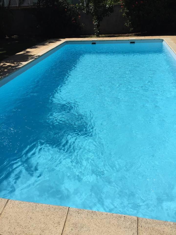T2 tropical en bord de piscine à 100m de la mer Apartamento Le Carbet Exterior foto
